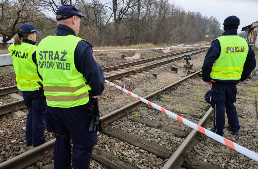 Ankieta ujawnia: Opinia Polaków o obronie przed atakami hybrydowymi.