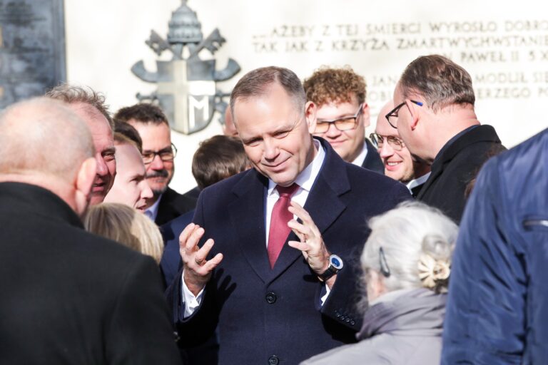 Okrojone partnerstwa. Społeczność LGBTQIA+ musi uzbroić się w cierpliwość – 5, a może 10 lat. - INFBusiness