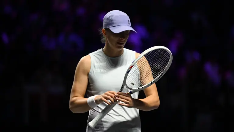 Świątek kontra Anisimowa: Klęska Igi i kontrowersje na widowni WTA Finals – Tenis - INFBusiness
