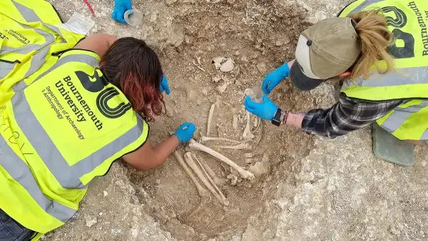 Archeolodzy odkryli 2000-letnią zagadkę morderstwa w brytyjskim programie telewizyjnym - INFBusiness