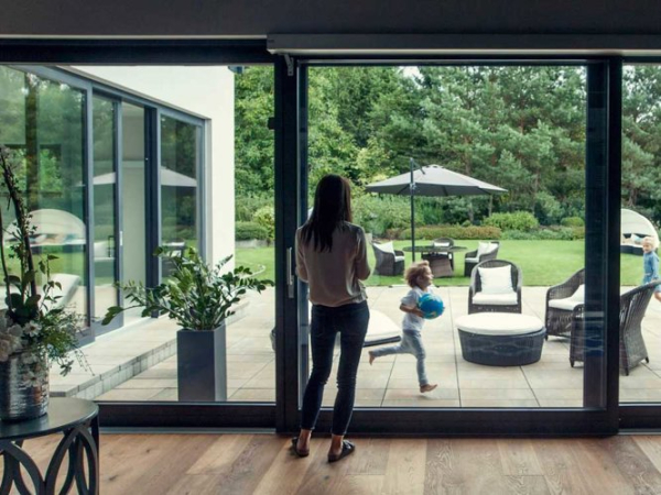 ```html Czemu systemy przesuwne HS cieszą się wzięciem? Poznaj plusy HS. - INFBusiness