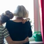 Emerytura a macierzyństwo? O polskim obciążaniu kobiet kwestią demografii.