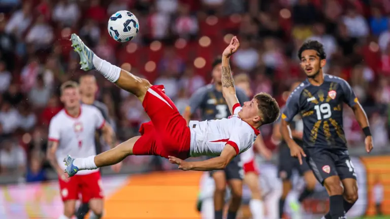 Defensor Kryspin Szcześniak oraz wspierający Filip Rózga to największe niespodzianki w odniesieniu do nominacji trenera Jana Urbana. Niemniej jednak selekcjoner ma plan. Filip Rózga w kadrze Polski. Nominacja w cieniu afery alkoholowej. - INFBusiness