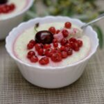 Dlaczego kaszka manna jest niebezpieczna dla kobiet po 40. roku życia: Endokrynolog wyjaśnia, jak wpływa ona na wchłanianie ważnych minerałów.