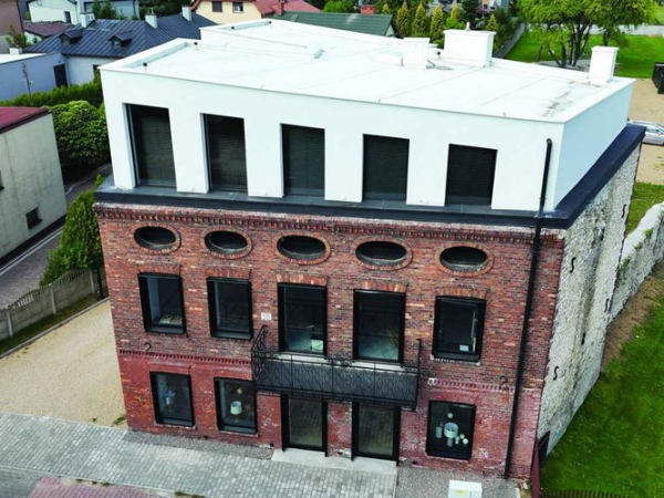 Ponad 50 tysięcy głosów oddali internauci w plebiscycie zorganizowanym przez spółkę Baumit w ramach rywalizacji Fasada Roku 2025. 31 pażdziernika zakończyło się głosowanie odbiorców i ujawniono pierwsze wyniki. Jakie elewacje zdobyły w tym roku największe uznanie na miarę „Wyróżnienia Internautów”? Sprawdź sam! Elewacja Roku 2025: wyłonieni triumfatorzy w plebiscycie sieci! - INFBusiness