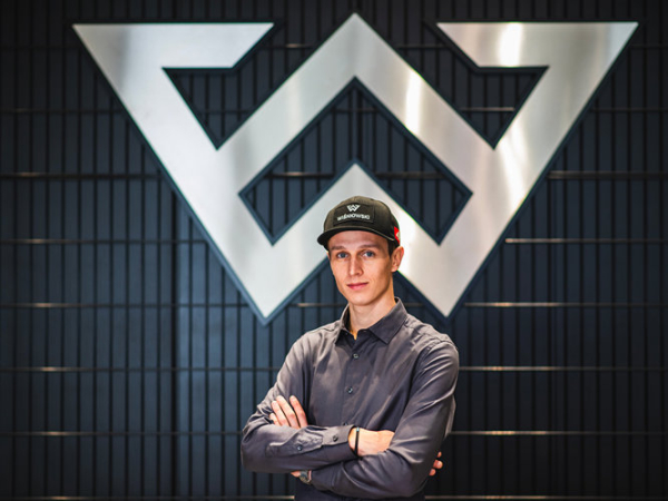 WIŚNIOWSKI startuje w sezon z Pawłem Wąskiem - INFBusiness