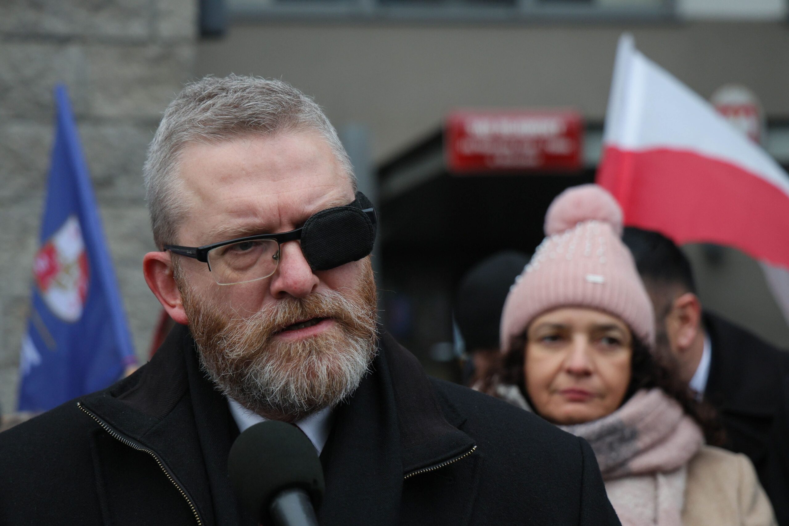 Ankieta ujawnia: Opinia Polaków o sojuszu PiS z ugrupowaniem Brauna.