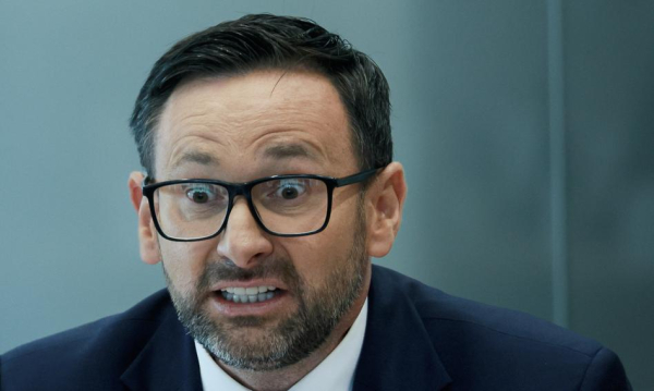 Od stomatologa do oskarżyciela. Zarzuty, w tym dla Obajtka.