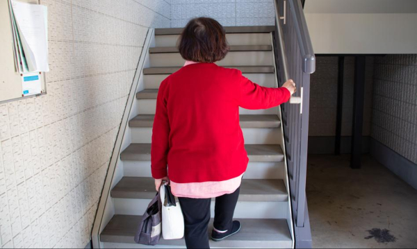 Ludnościowa fala uderza w sektor nieruchomości. Wygrani i przegrani.