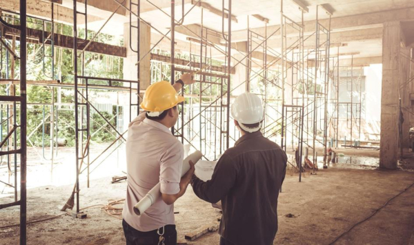 Rozbójnicze wymuszenie. Mężczyźni grożący deweloperowi zostali aresztowani