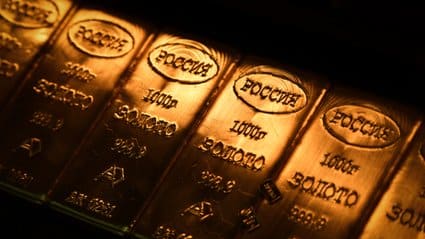 Kreml sprzedaje złoto na potęgę. Rezerwy topnieją przez wojnę