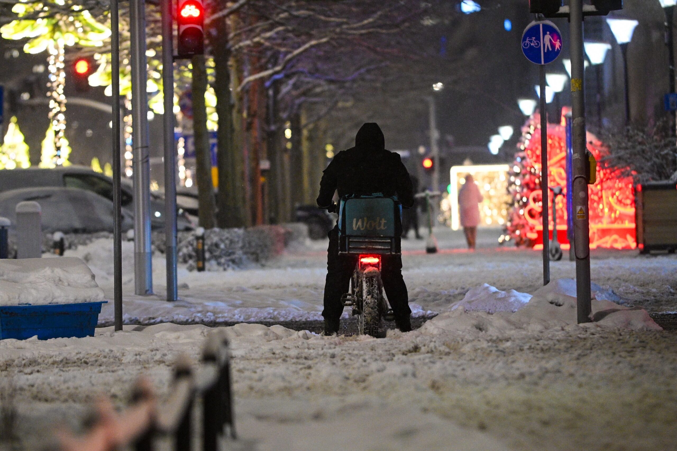 Minister o zimowym uderzeniu: Usunięcie następstw żywiołu nie zawsze natychmiastowe