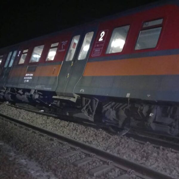 Pociąg Polregio wypadł z torów w Małopolsce. Ustalono powód incydentu.