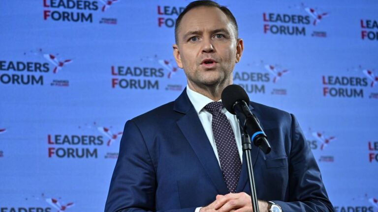 Nawrocki inicjuje zmiany. "W odpowiedzi na poczynania władz" 9