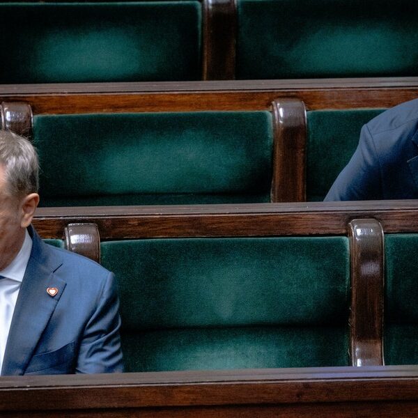 Tusk dosadnie o głosowaniu nad SAFE: „Oni szkodzą polskiej suwerenności”.