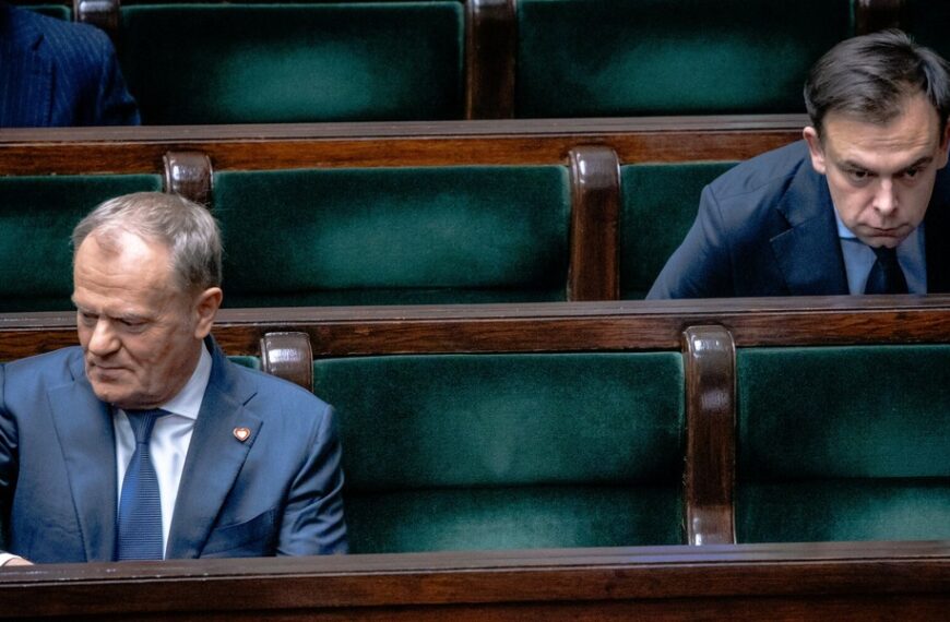 Tusk dosadnie o głosowaniu nad SAFE: „Oni szkodzą polskiej suwerenności”.