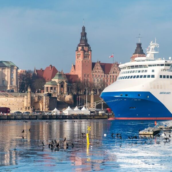 Jantar Unity zwodowany w Szczecinie. Reakcje z Niemiec.