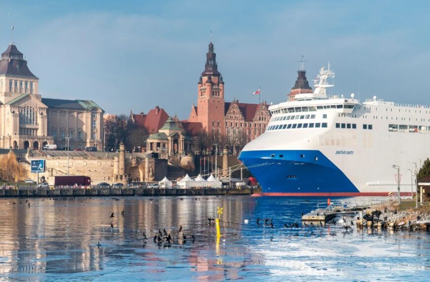 Jantar Unity zwodowany w Szczecinie. Reakcje z Niemiec.