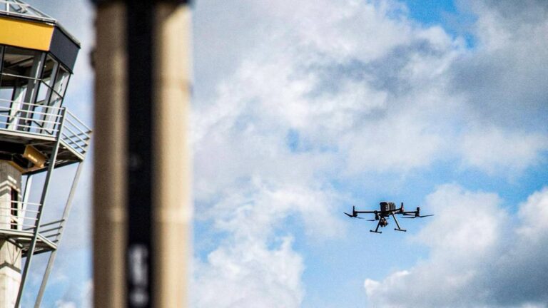 Dron runął na obiekt. Oświadczenie od Żandarmerii Wojskowej. 9