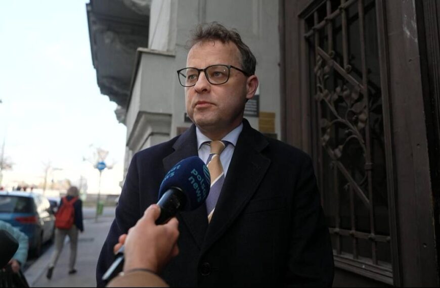 Romanowski: Europejski nakaz zatrzymania. Decyzja sądu zapadła.