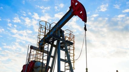 Ceny ropy spadają po decyzjach Donalda Trumpa. Inwestorzy czekają na rozwój