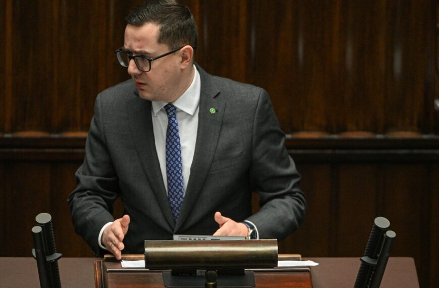 SMR w Polsce: Rośnie poparcie. Motyka o rządowych zamierzeniach