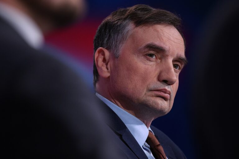 Czy rodacy pragną postawienia Zbigniewa Ziobry przed obliczem sprawiedliwości? Prezentujemy rezultaty ankiety. 8