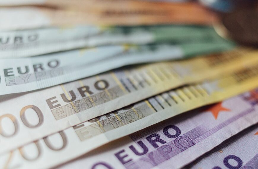 Euro w Polsce? Sentyment przedsiębiorców się zmienia [Badanie]