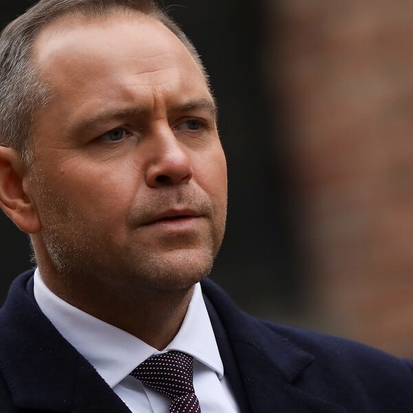 Nawrocki atakuje Czarzastego. „Blokuje kluczową regulację”.