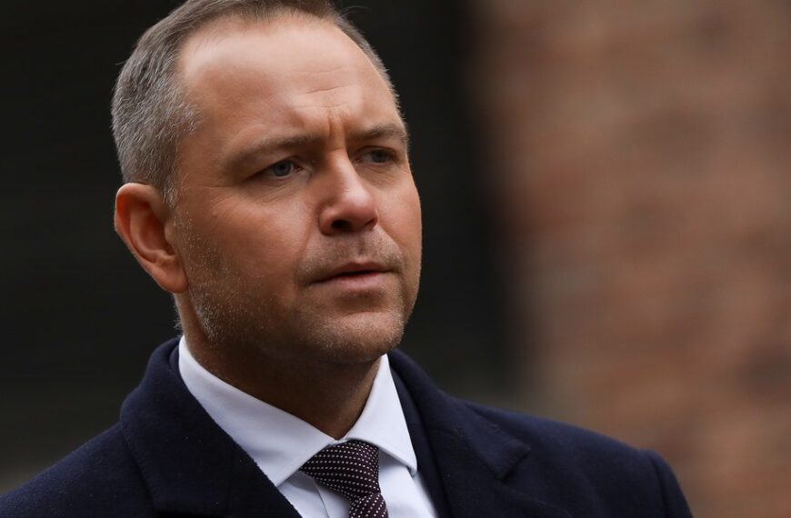 Nawrocki atakuje Czarzastego. „Blokuje kluczową regulację”.