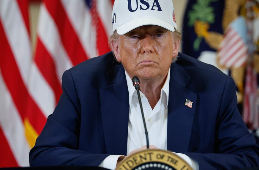 Lekkie spowolnienie gospodarki USA pod koniec pierwszego roku prezydentury Trumpa