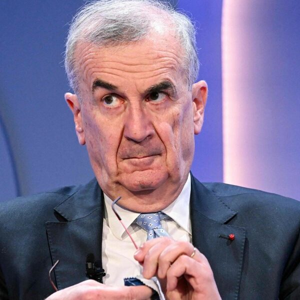 Francuskie zaskoczenie: abdykacja. Macron wyznaczy nowego premiera.