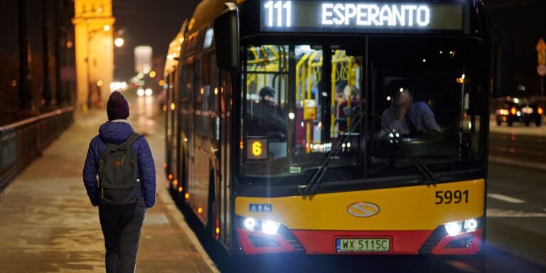 Warszawa walczy z lodowatym zimnem. Elektryczne autobusy zmagają się z pogodą. 1