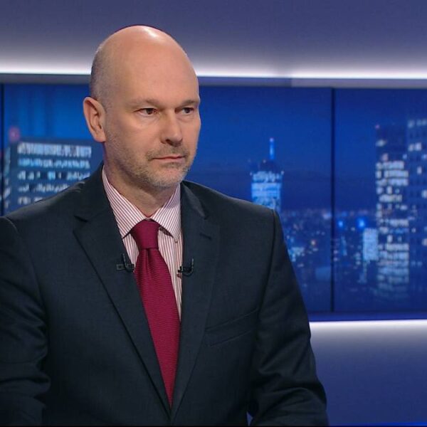 Maciej Berek w roli „Gościa Wydarzeń”. Start transmisji o 19:15.