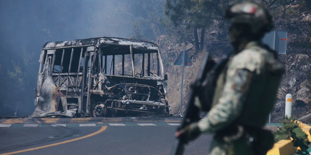 Przez Meksyk przetacza się fala zamieszek i podpaleń po zabójstwie barona narkotykowego