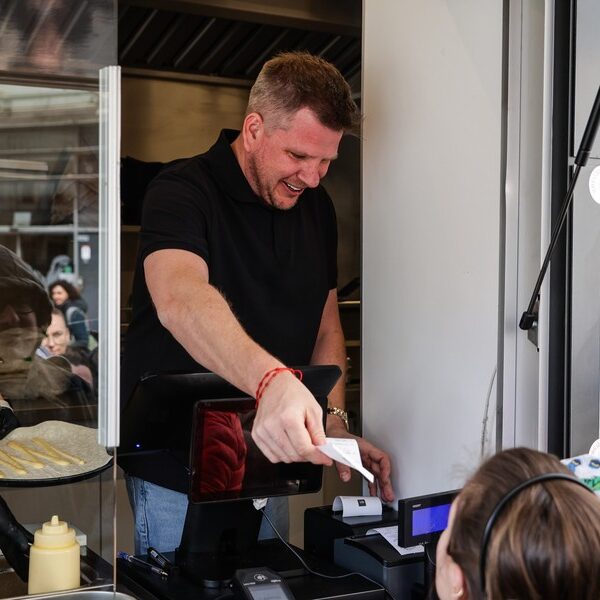 Koszt licencji od Filipa Chajzera. Już są pierwsi zainteresowani.