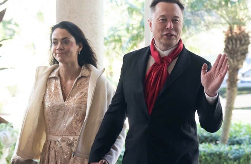 Elon Musk scala holding. Astronomiczną wartość.