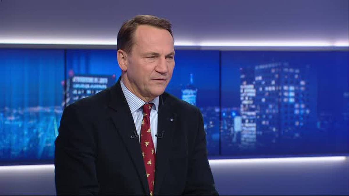 Przerażona mieszkanka wezwała stróżów prawa. W lokalu odkryto troje zmarłych. 2