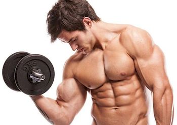 Jakie suplementy powinienem przyjmować, aby przyspieszyć przyrost masy mięśniowej?