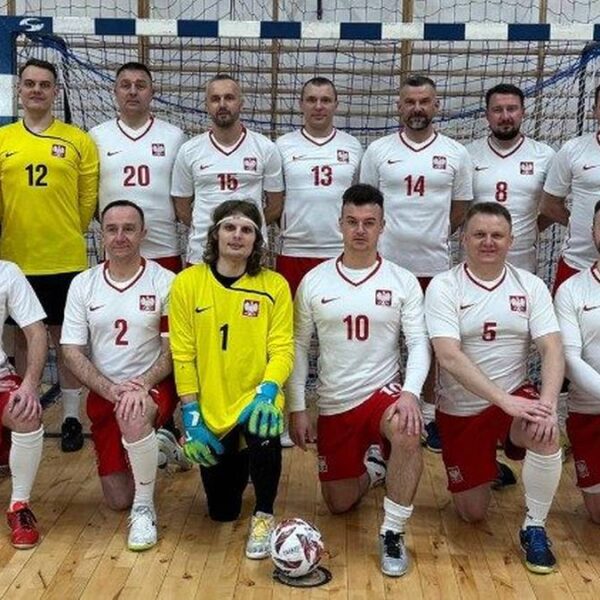 Duchowni porzucili habity dla szortów. Polscy księża typowani na gwiazdy&hellip;