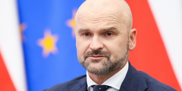 Fitch negatywnie o przejęciu InPostu. Ujawnia kluczową przyczynę. 14