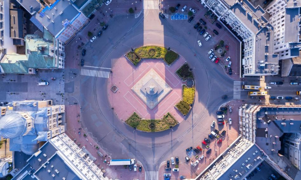 Polskie życie 38 Łódzki rynek nieruchomości mieszkaniowych przeczy trendom. Wynajem i zakup lokali pozostają korzystne. Idealne warunki dla lokatorów i przyszłych właścicieli.