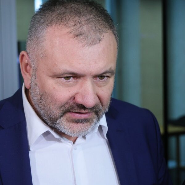 Śledczy badają sprawę Ostrołęki C. Resort zapowiada modyfikacje.