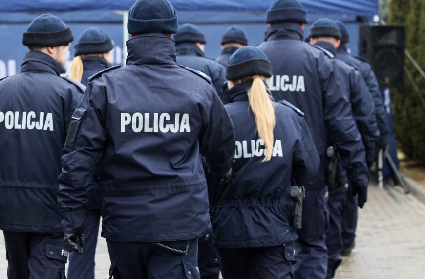 Rekordowa obsada w polskiej policji. Czym wabią przyszłych stróżów prawa?