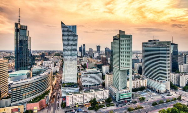 Warszawskie mieszkanie. Wynajem poza zasięgiem samotnych? Specjaliści ujawniają szokujące stawki.