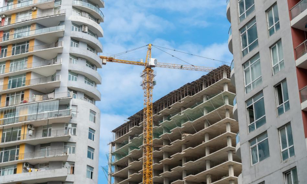 Mieszkaniowy przesyt złudzeniem? Eksperci przewidują gwałtowną zmianę.