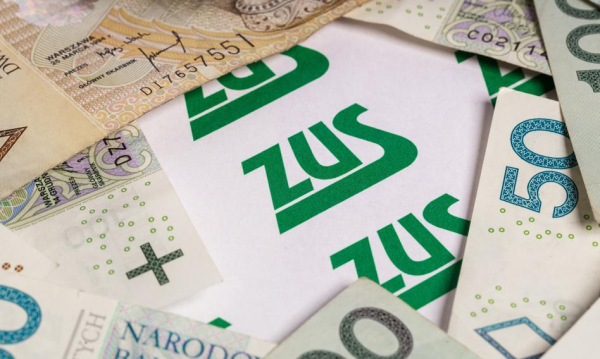 Emerytury 2026: ZUS zatwierdza ostateczne sumy. Taka będzie najniższa wypłata.