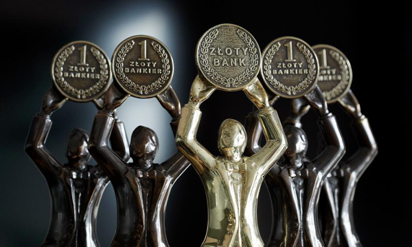 Bankowy Lider. Doroczne testy jakości obsługi i ofert. Kto wygrywa?