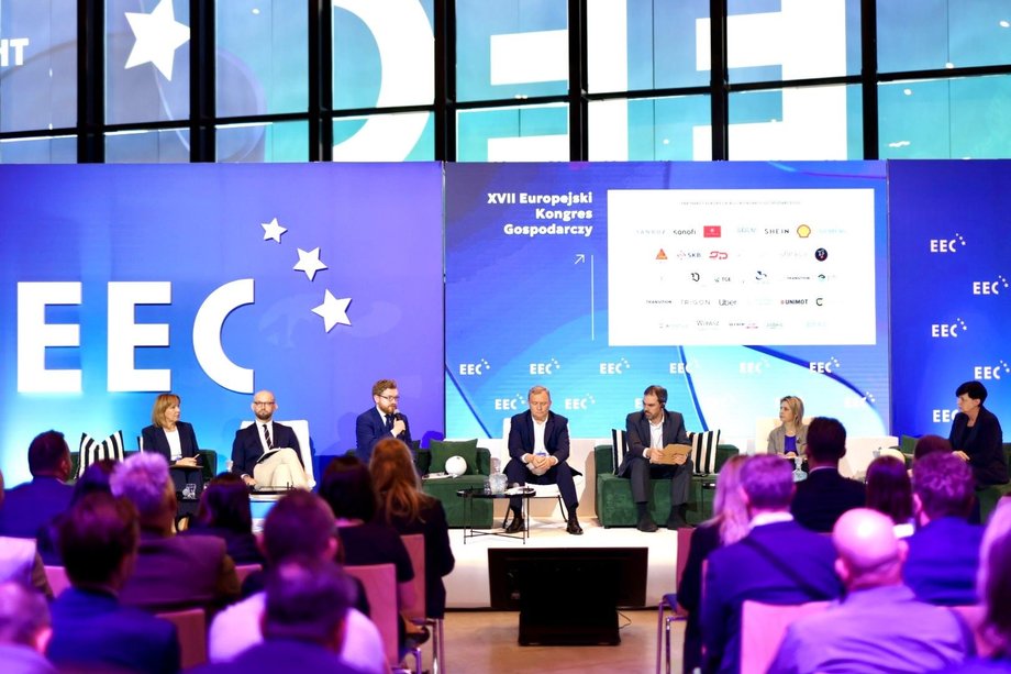 Gospodarka Europy transformuje się. Szczyt biznesowy w Katowicach. 37 Gospodarka Europy transformuje się. Szczyt biznesowy w Katowicach. 2