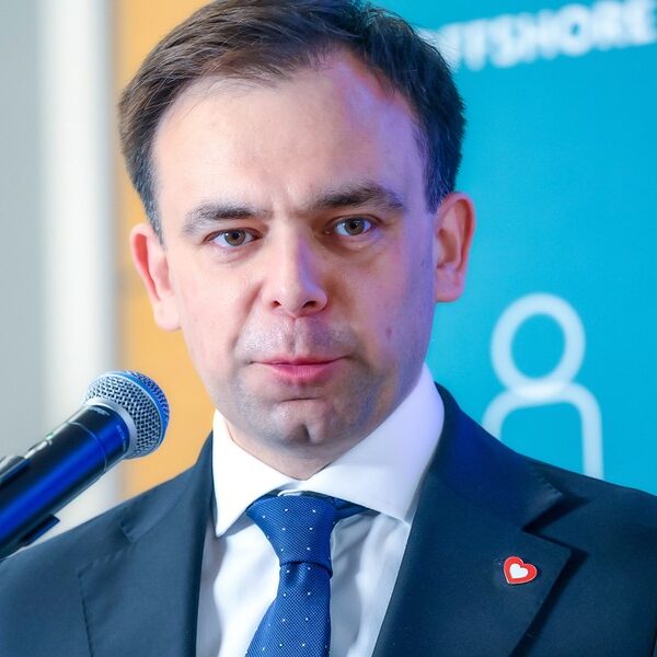 Polskie życie 70 Domański uspokaja nastroje. „Nie pracujemy nad wdrożeniem podatku od nadzwyczajnych…